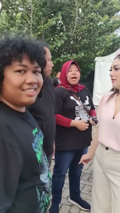 Candaan mesra ala Celine Marshel