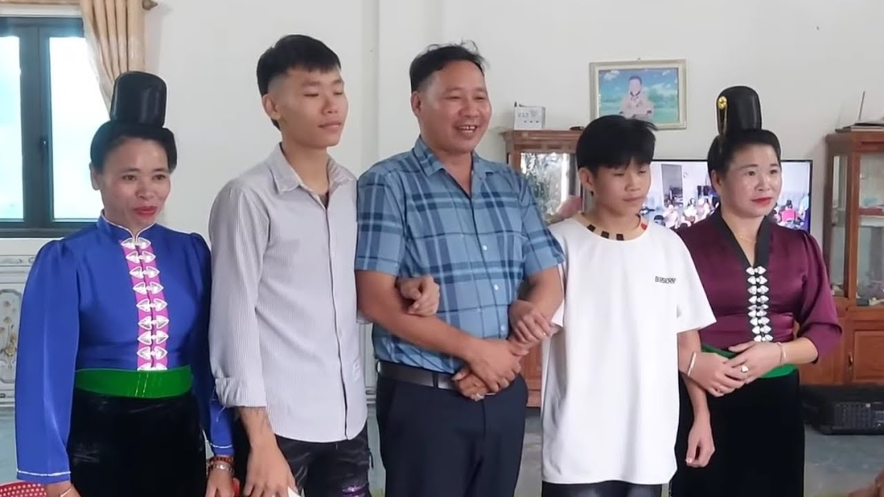 Vợ cũ chủ kênh dũng tươi đến thăm 