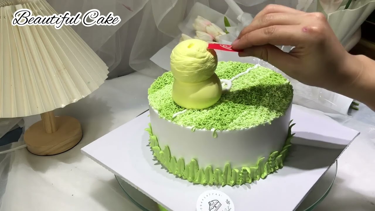 Cách tạo hình con hổ bằng kem trên nền sân bóng dễ làm | Beautiful Cake by phuongnguyen