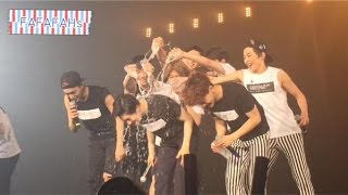 EXO playing by pouring water on other members