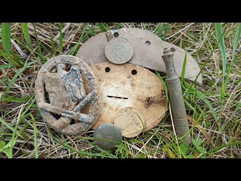 EXCAVATION OF WORLD WAR II ARTIFACTS#WW2 METAL DETECTING WW2 METAL DETECTING