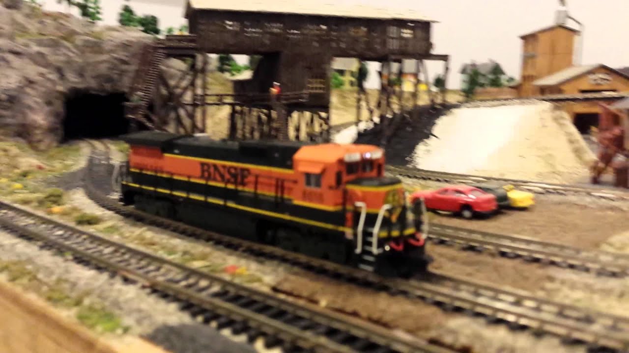 Atlas N-Scale "DCC Ready" Dash 8-40B with Digitrax Sound decoder ...