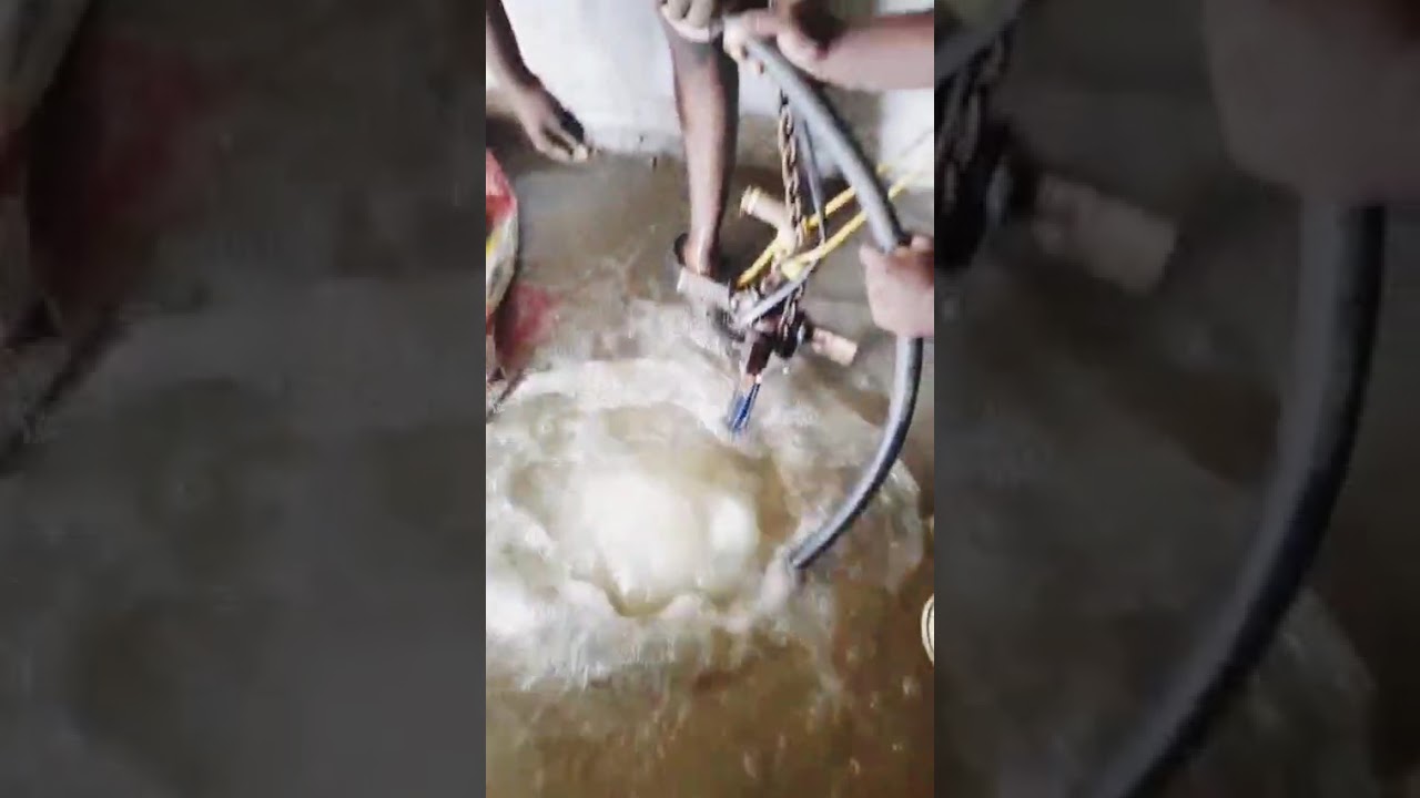 Borewell silt cleaning and jam motor lifting with air compressor work 💥🛠️💧