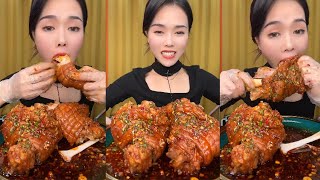 Eat two big pig trotters today，mukbang spicy food