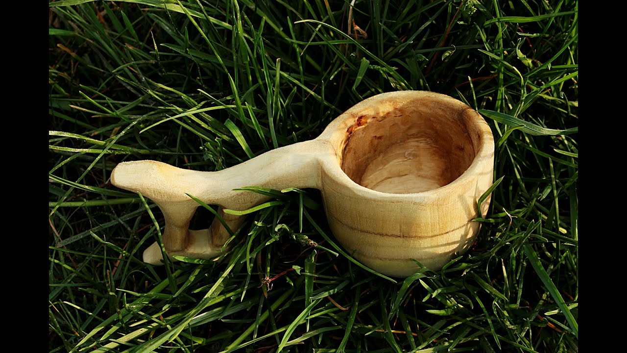 Cum isi face Relu Nica o cana din lemn