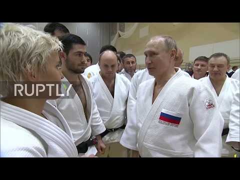 Russia: Putin injures his finger sparring judo with Olympic gold medal champ