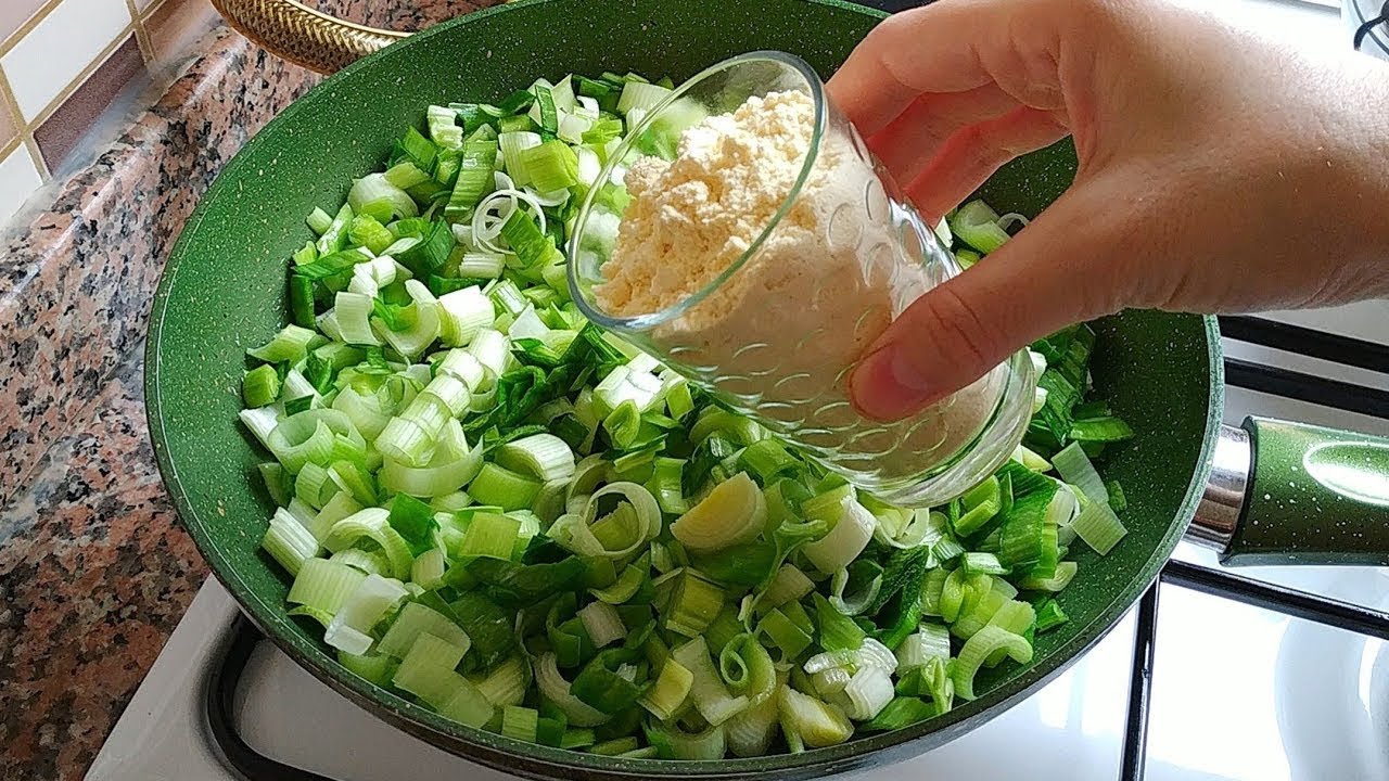 BİR BARDAK MISIR UNU VE PIRASAYLA NEFİS İNANILMAZ LEZZET🌿TAVADA PIRASALI MISIR EKMEĞİ/Pratik tari BİR BARDAK MISIR UNU VE PIRASAYLA NEFİS İNANILMAZ LEZZET🌿TAVADA PIRASALI MISIR EKMEĞİ/Pratik tari