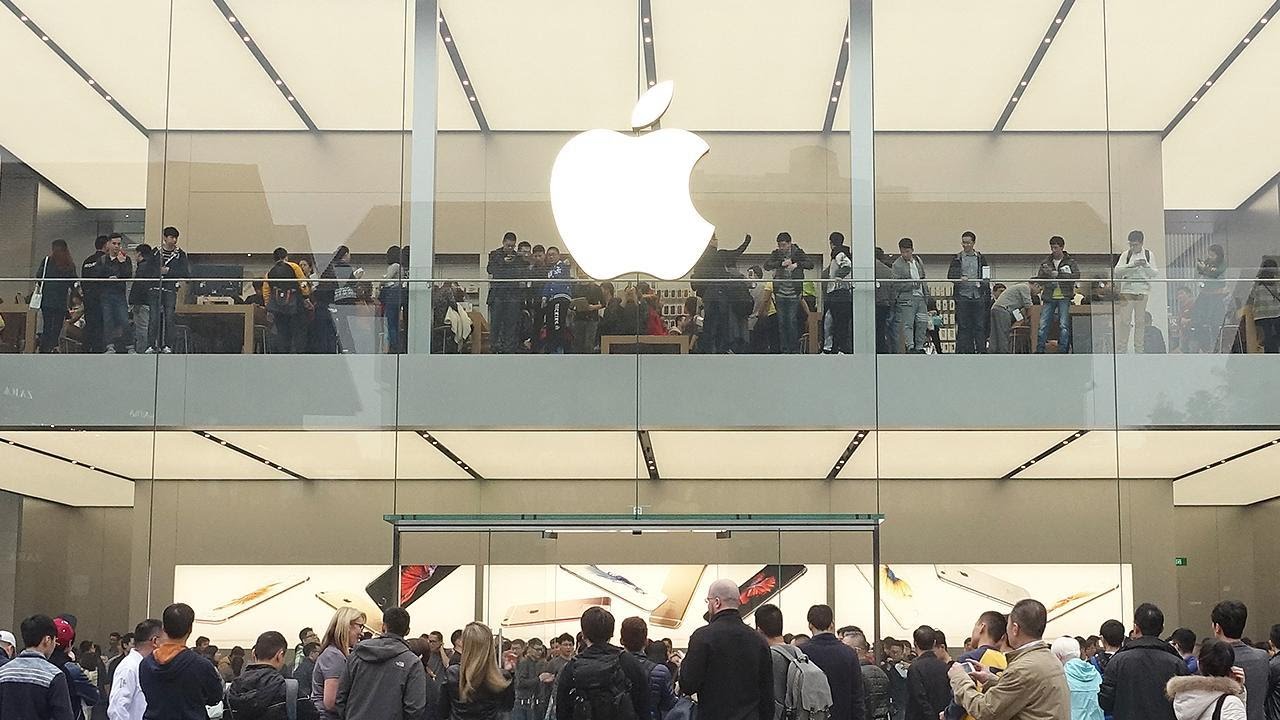 TheStreet: Apple Shares Will Go To  If It Buys Tesla Says Cramer