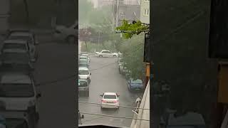 Yağmurun Sesine Kulak Ver Ve Dinle.