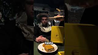 Ovaj dječak je jedva čekao probati pravo saće 🍯🐝#viral #zanimljivo #foryou