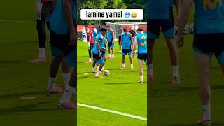 Lamine yamal é brincalhão kkk😂 #football #dribles #soccer #shorts