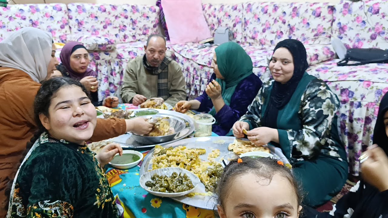 الحقونا يا ناس عملت تحدي مع ماما ودلقت المحشي على الارض اكبر صينيه محشي ورق عنب وملوخيه 🦆وبطه محمره 