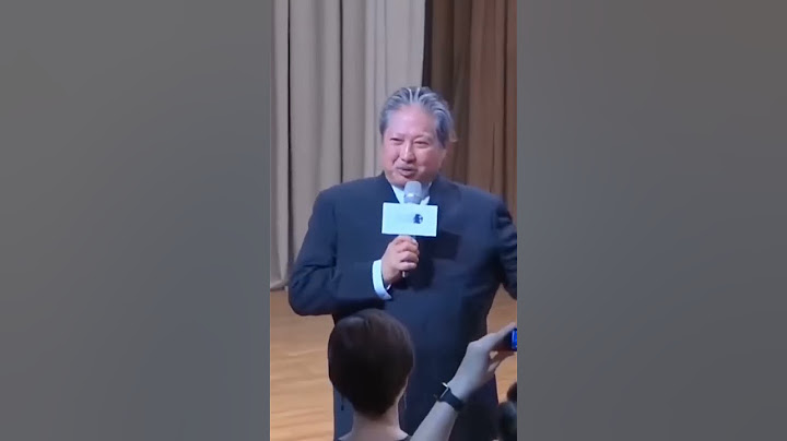 杨紫琼、成龙、洪金宝三位武打巨星多年后再同框，见到昔日合作的友人彼此热情相拥！