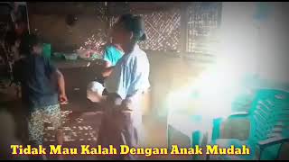 Video Pendek//Goyang Tante-Tante Tak Mau Kalah Saing Dengan Anak Mudah