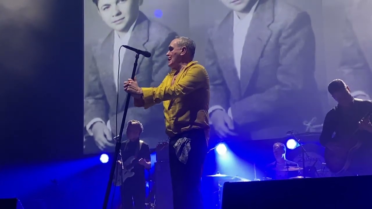 Morrissey - Last Night I Dreamt That Somebody Loved Me @ Zenith Arena, Lille, France
