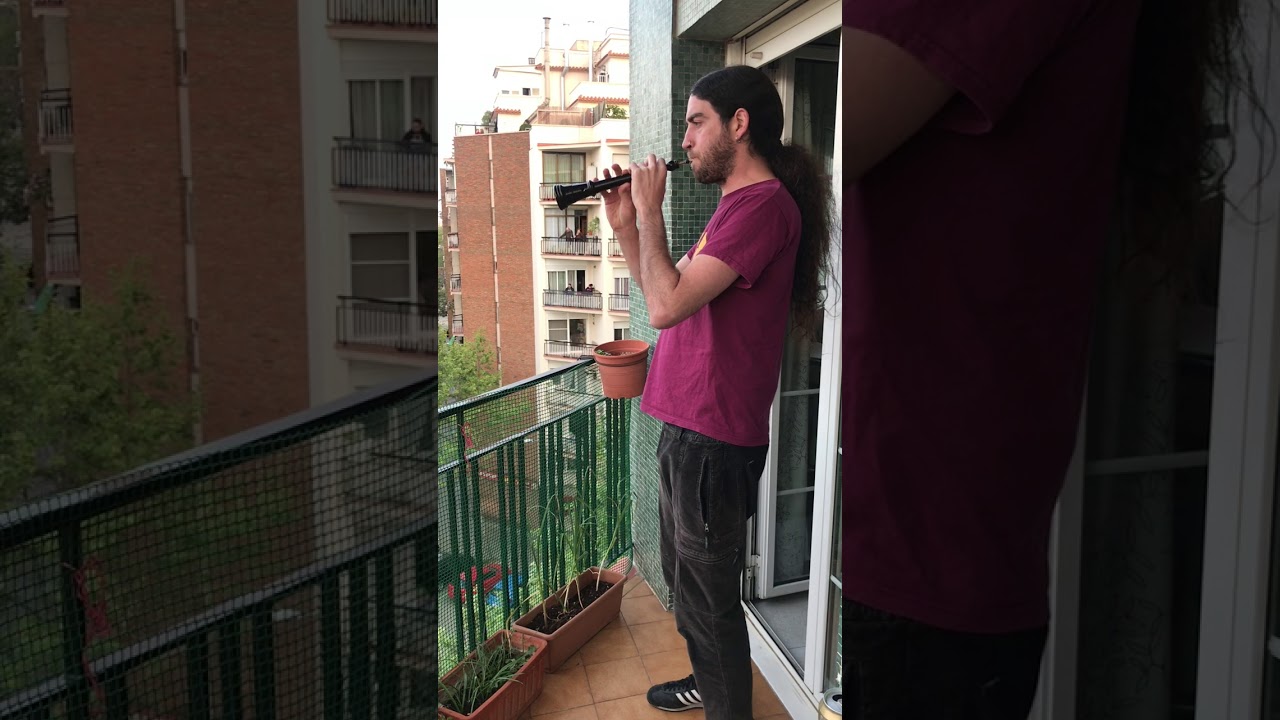 Dolçaina confitada al Clot 2.0 - Muixeranga, Qualsevol nit pot sortir el sòl i la Tarara-Bella Ciao