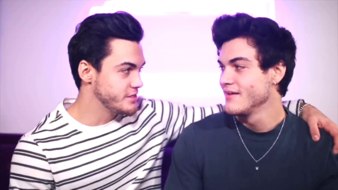 THE DOLAN TWINS FIGHTING DURING THERE INTRO FOR 2 MINUTES AND 28SECONDS STRAIGHT