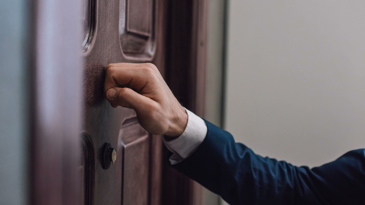 Door Knocking Knock On The Door Sound Effect YouTube door-knocking-knock-on-the-door-sound-effect-youtube