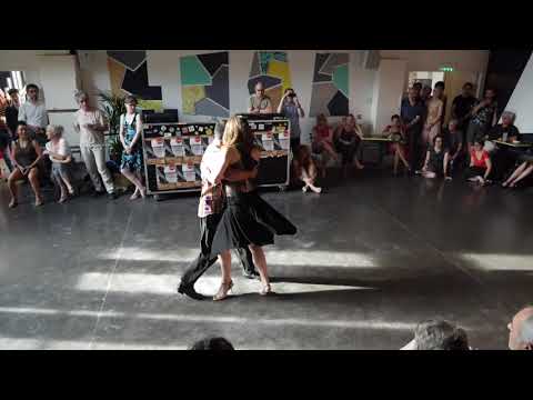 Charlotte Hess et Octavio Fernandez Donato Me Voy a Baraja