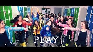 PLAY - Clipe Oficial Luisa Ferrari chords