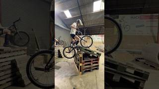 One hook, two bikes. 26” vs 20” Clean K1.2 #worldchampion