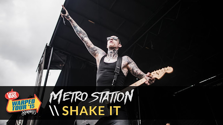 Shake It Live version - Live performance video thumbnail