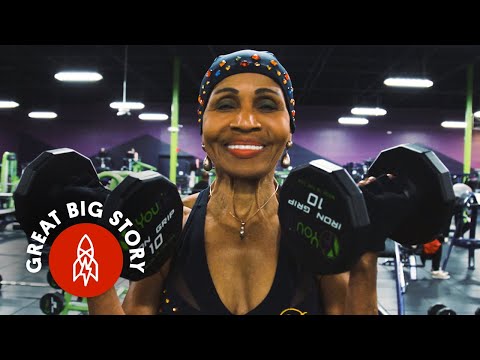 Woman, 80, shows 'unbelievable' strength in gym. Watch