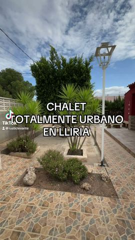 CHALET EN LLIRIA A LA VENTA (VALENCIA)