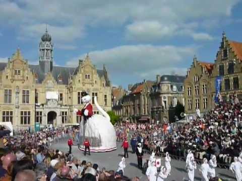 ベルギー イーペルの猫祭り 2012年 43rd The Cat Parade In Ypres Belgium 12 Youtube ベルギー イーペルの猫祭り 2012年 43rd The Cat Parade In Ypres Belgium 12 Youtube