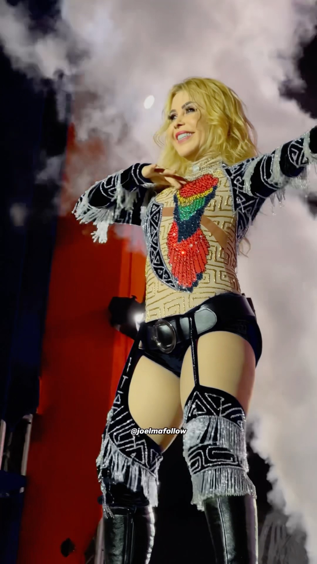 Joelma arrasando na performance e na beleza