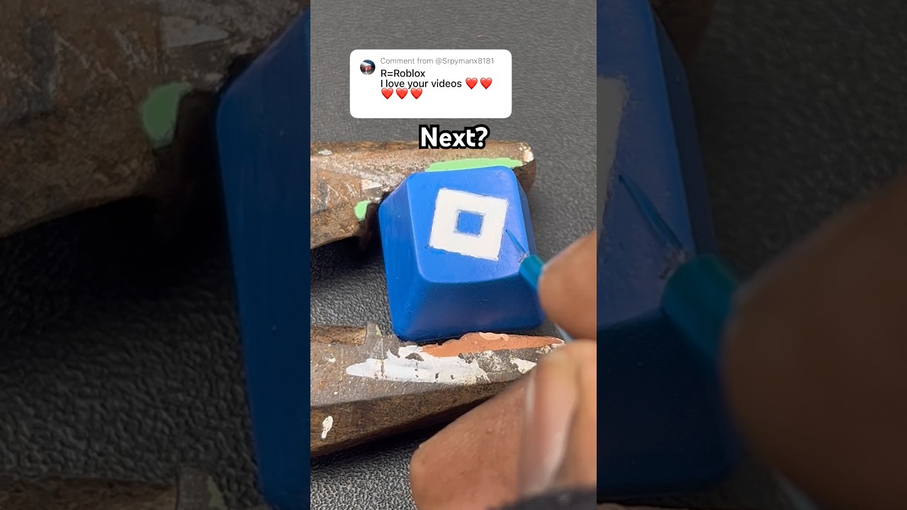 Drawing r for Roblox but on my keyboard! Custom keyboard!