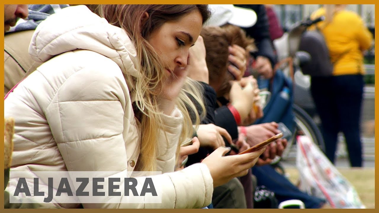 🇬🇧 الشرطة البريطانية تطلب من ضحايا الجرائم تسليم هواتفهم المحمولة | الجزيرة الإنجليزية