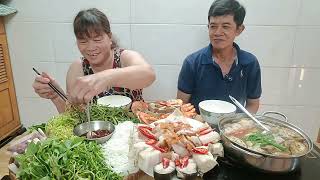 Lẩu mắm ăn kèm Cá basa, Cá lốc bông, Heo quay, Tôm, Chả cá Nha Trang l 9 Vlog