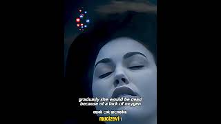 Denize Atılan Kadın