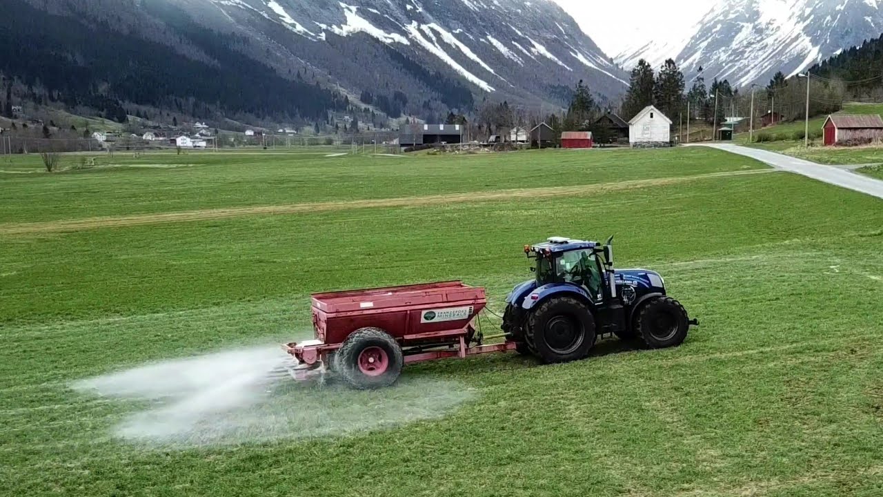 Farmers at work in Norway - YouTube