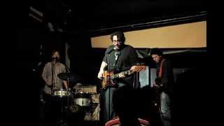 Yo La Tengo &quot;Ashes on the Ground/Drug Test&quot; (live)