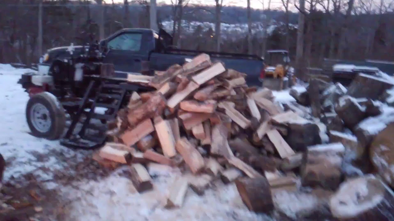 Homemade log splitter working in the winter - YouTube