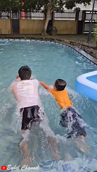 24 Jam Di Kolam Renang🤣