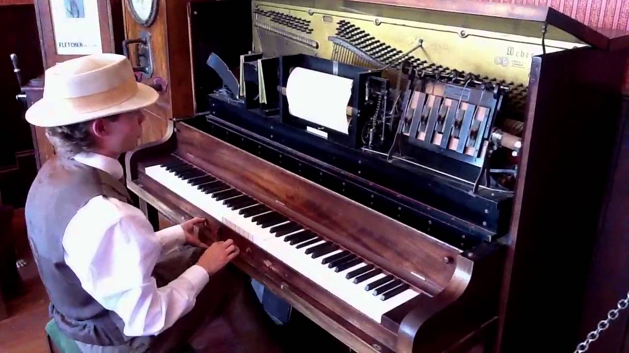 He can play piano. Пианола. Механическое пианино Ampico. Джефф Вильямс пианино. Пианино Вильям Фишер.
