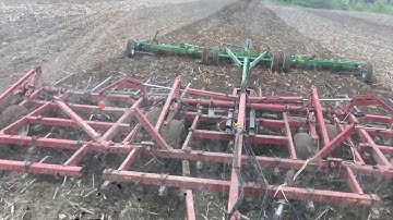#Plant18 | JD 8245R And A Case IH 5600 Field Cultivator