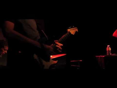 Royal Blood - Raising Tomatoes (live @ TT the Bear...