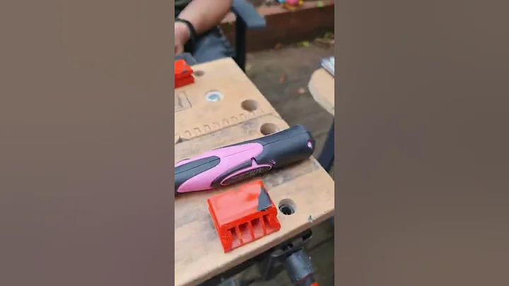 SANDING AND POLISHING A RESIN COASTER IN 60 SECONDS 😲