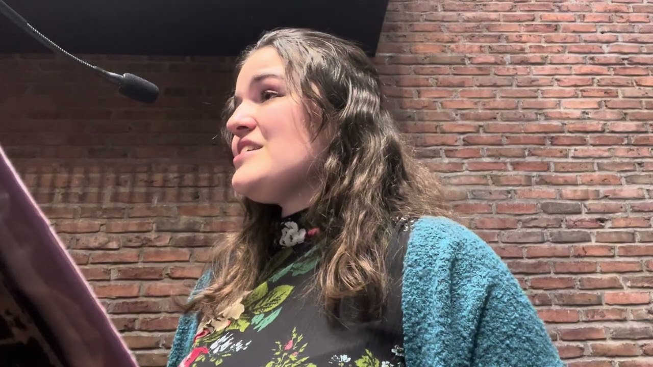 O Holy Night sung by Mae McDonnell