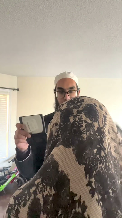 This is how I travel as a fully covered Muslim woman!