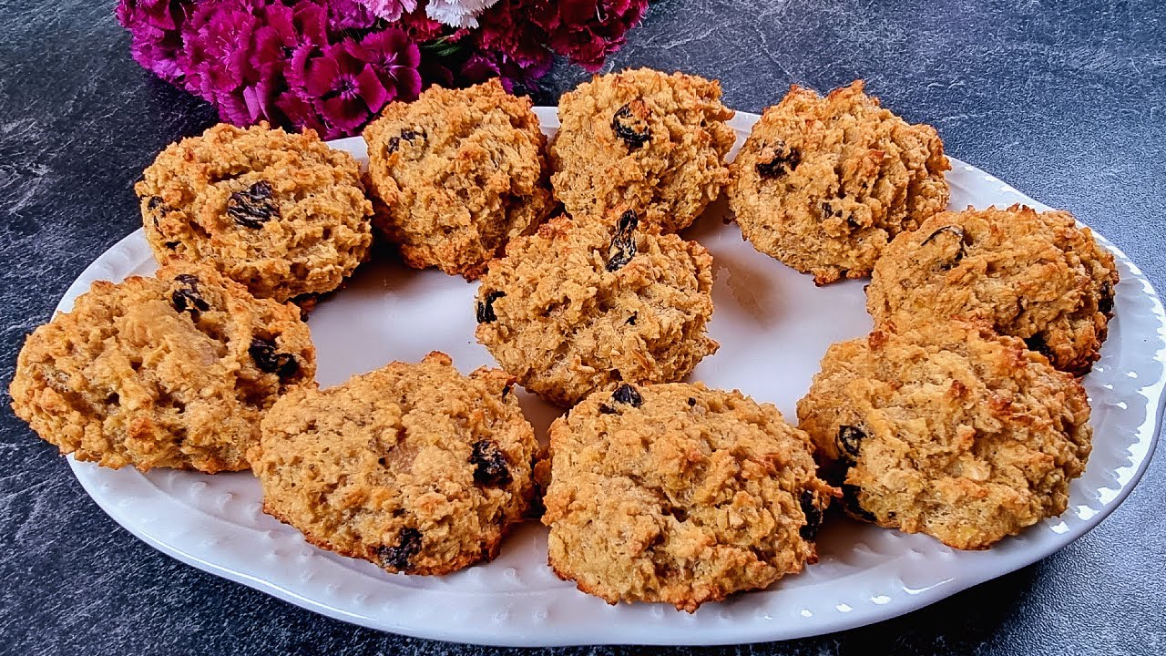 ⁣Tasty diet cookies with oats, raisins and pears in 5 minutes! No sugar, no flour!