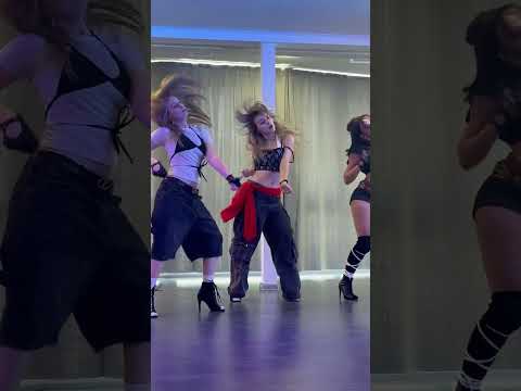 Di As Julie Kpopshorts Julie Lipshipskiss Coversong Popular Di As Julie Kpopshorts Julie Lipshipskiss Coversong Popular