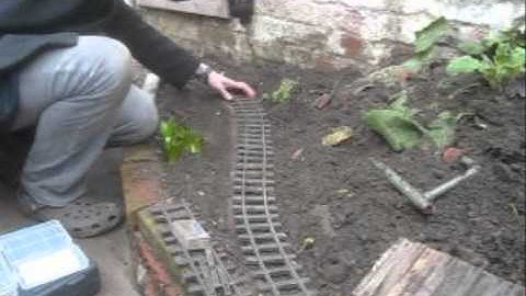 How not to Garden Railway ep 2 Fixing down