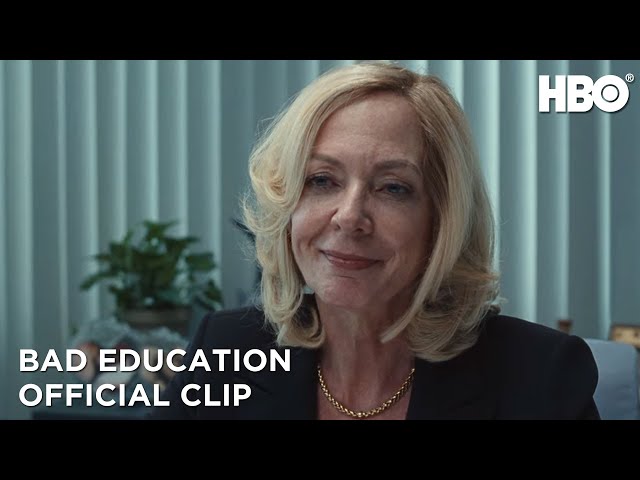 Hugh Jackman compartilha pôster de ''Bad Education'' da HBO