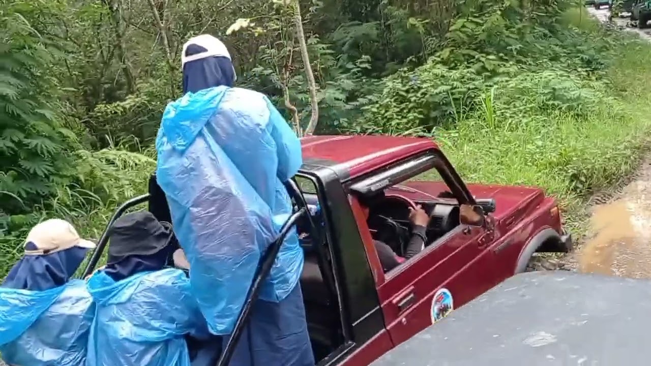 Wisata jeep fun offroad Coban Talun Batu Malang ( outing bank Jateng Ska)