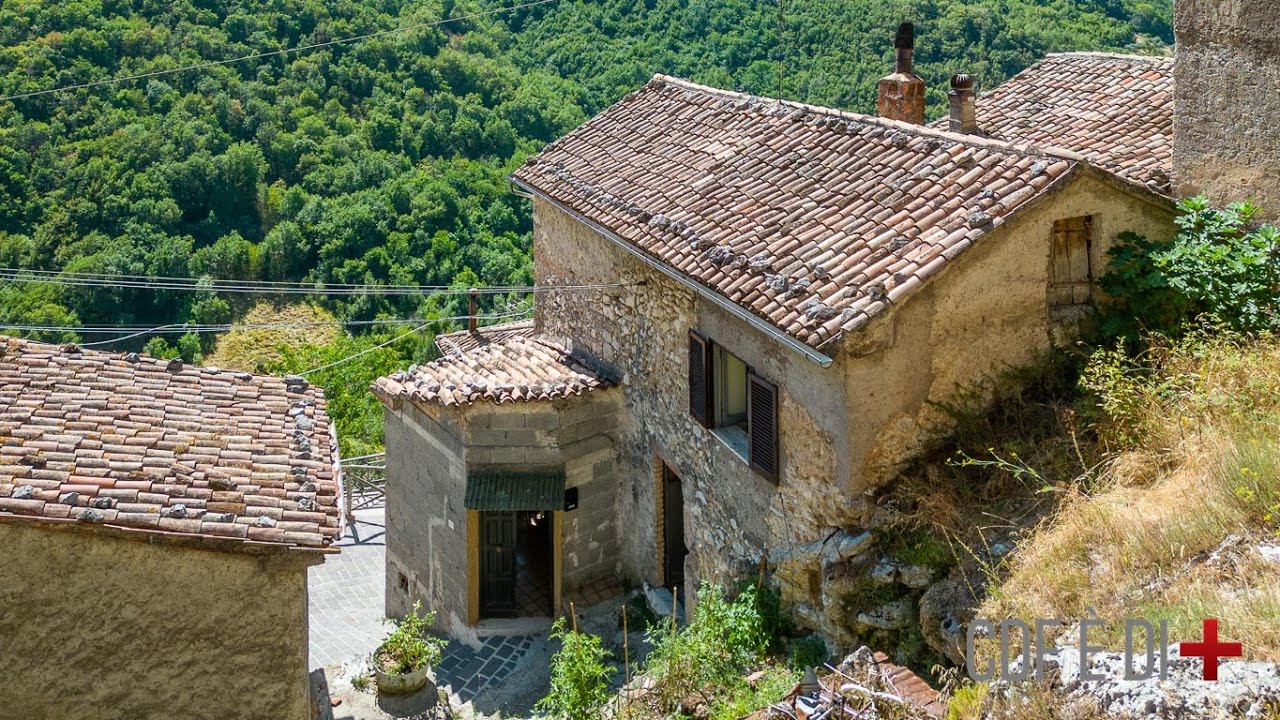 Visita dell'immobile | Poggio Bustone (RI) | Appartamento nel borgo con 2 cantine e vista panoramica